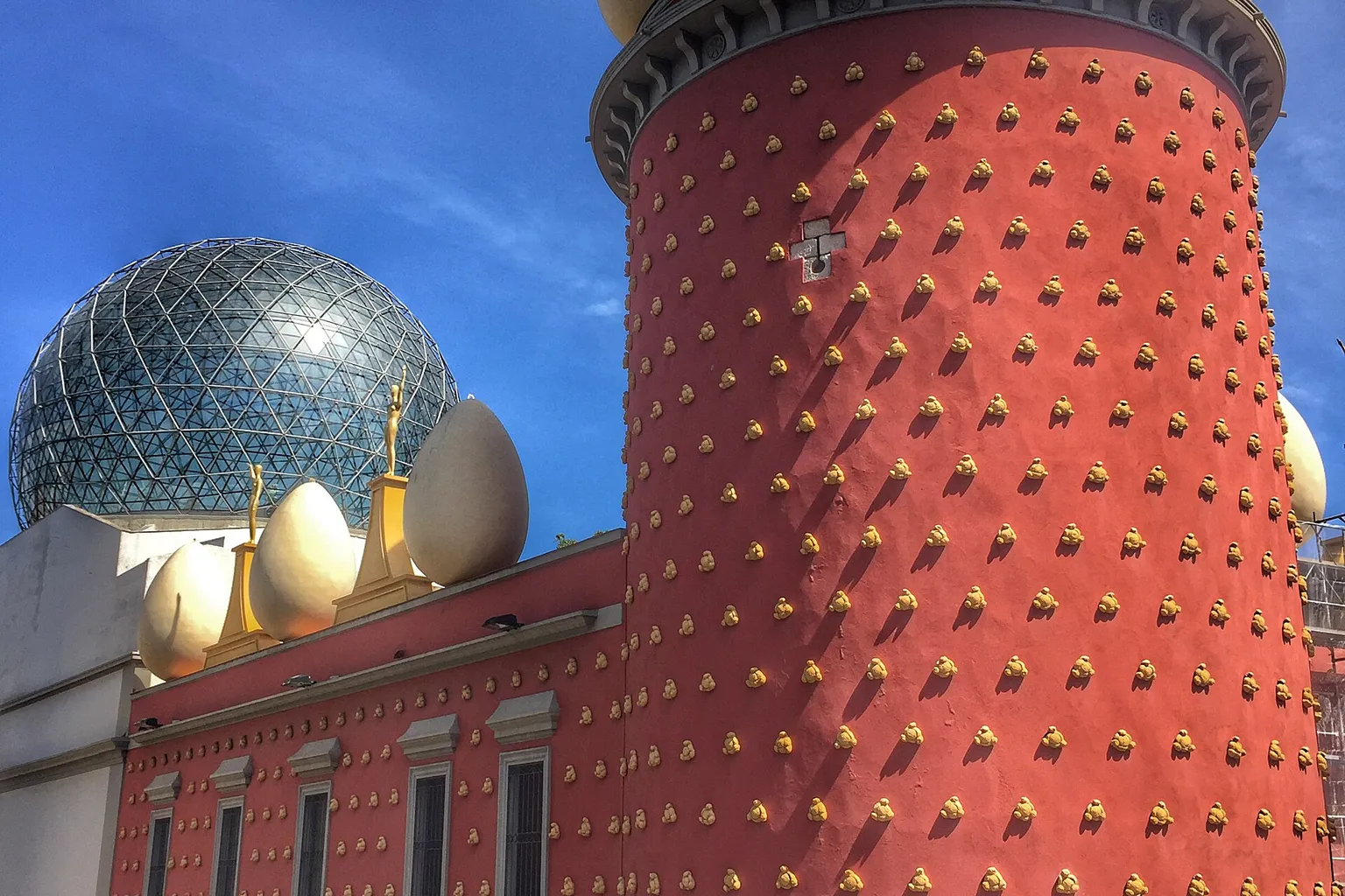 Bilety do Teatru-Muzeum Salvadora Dalí: jak kupić je online?